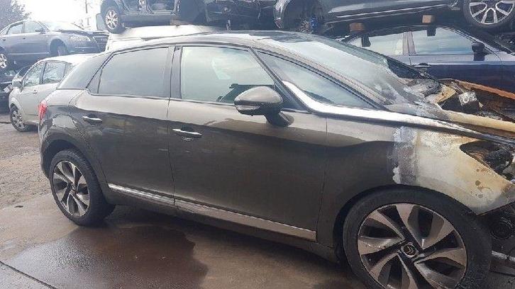 HOEKSTUK RECHTS VOOR Citroën DS5 (KD / KF), Auto-onderdelen, Carrosserie, Citroën, Voor, Rechts, Gebruikt