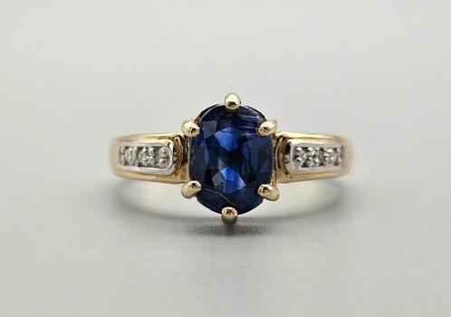 Gouden Vintage ring edelsteen saffier en diamant. 2024/65., Handtassen en Accessoires, Ringen, Zo goed als nieuw, Dame, 17 tot 18