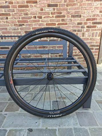Gravelwielset Duke  World runner carbon 27r beschikbaar voor biedingen