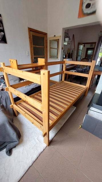 Eenpersoonsbed vr matras 90x200  beschikbaar voor biedingen