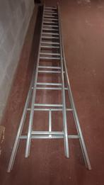Tweedelige uitgebogen ladder, Doe-het-zelf en Bouw, Ladders en Trappen, Ophalen, Gebruikt, Ladder, 2 tot 4 meter