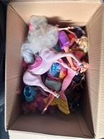 Lot barbiepoppen en accessoires, Kinderen en Baby's, Speelgoed | Poppen, Ophalen, Zo goed als nieuw, Barbie