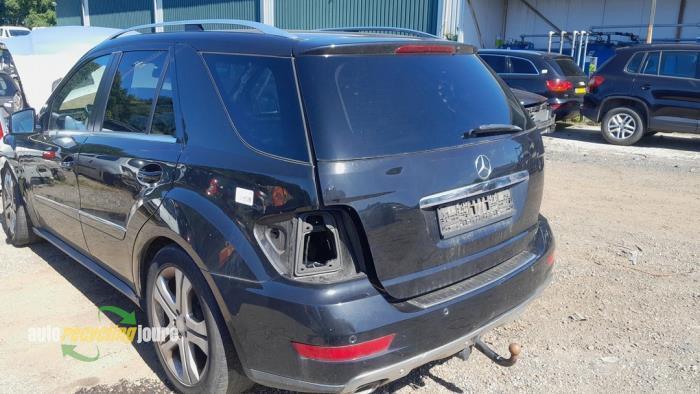 Trekhaak van een Mercedes ML-Klasse, Auto-onderdelen, Ophanging en Onderstel, Mercedes-Benz, Gebruikt, 3 maanden garantie