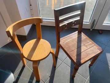 2 houten kinderstoeltjes beschikbaar voor biedingen