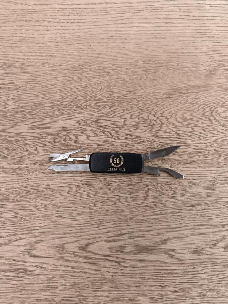 Couteau de poche Celta Pils, Antiquités & Art, Curiosités & Brocante, Enlèvement ou Envoi