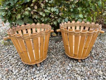 Koppel originele vintage bamboe bloempotten beschikbaar voor biedingen