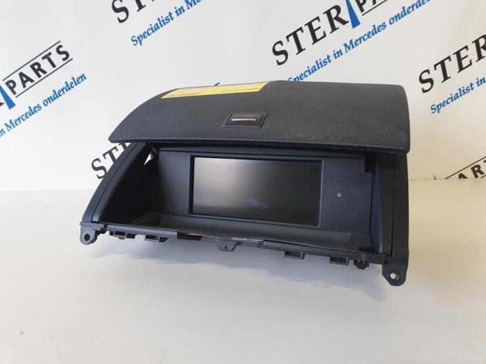 Navigatie Display van een Mercedes C-Klasse, Auto-onderdelen, Elektronica en Kabels, Mercedes-Benz, Gebruikt, 3 maanden garantie