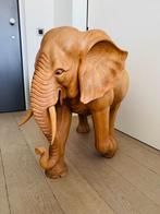 Statue d'éléphant en bois de suar de 70 cm de haut, Enlèvement