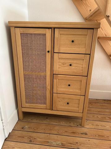 Armoire pin passif et cannage beschikbaar voor biedingen
