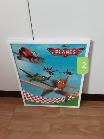 kaders met poster beschikbaar voor biedingen