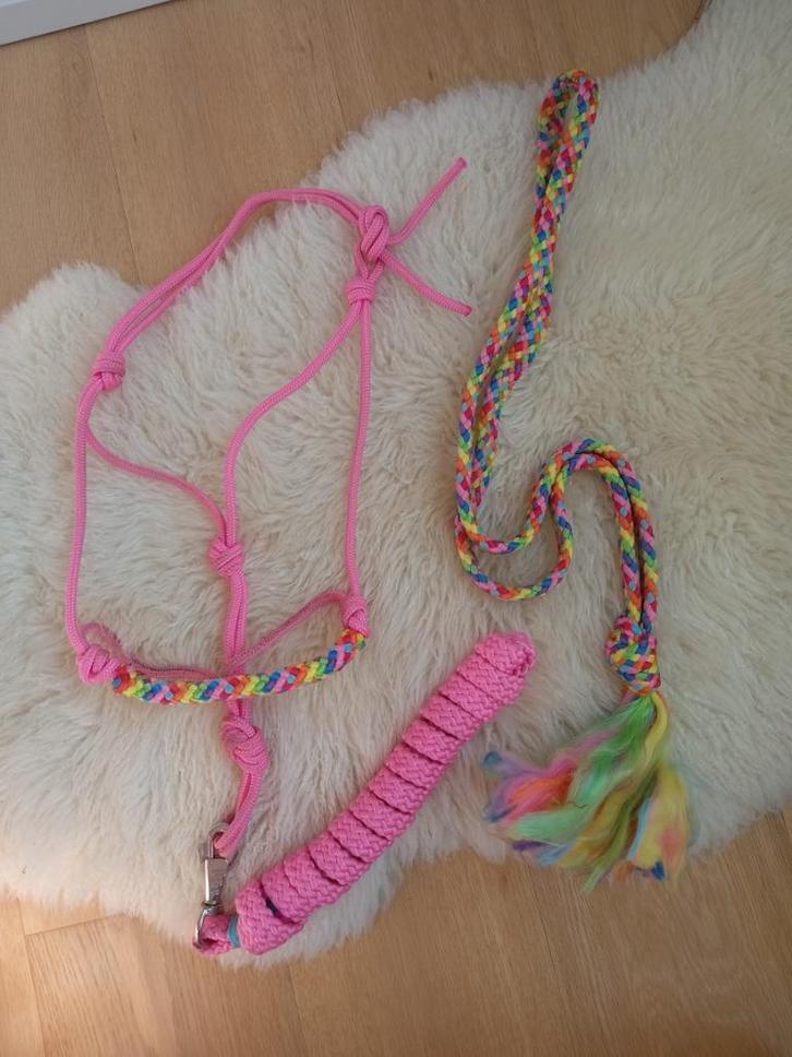 Touwhalsterset maat shet (regenboog!), Dieren en Toebehoren, Paarden en Pony's | Hoofdstellen en Tuigage, Zo goed als nieuw, Recreatie
