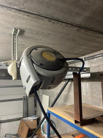 Zeer degelijke perslucht haspel beschikbaar voor biedingen