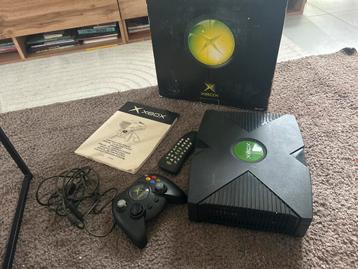 Originele Xbox-console Compleet met doos en accessoires beschikbaar voor biedingen