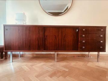Vintage retro dressoir beschikbaar voor biedingen