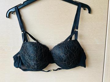 Zwarte BH met gouden bloemen beschikbaar voor biedingen