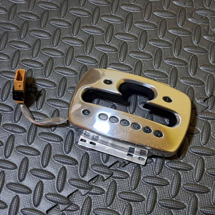 Audi A8 / S8 D2 Tiptronic schakelpaneel, Autos : Pièces & Accessoires, Habitacle & Garnissage, Audi, Utilisé, Enlèvement ou Envoi