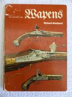 Boek over vuurwapens (W5), Gelezen, Richard AKEHURST, Niet van toepassing, Ophalen of Verzenden