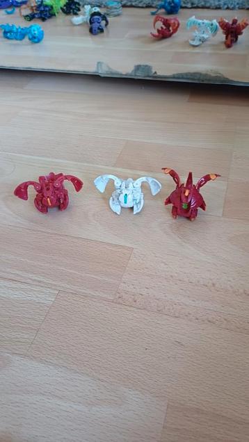 3 bakugan  beschikbaar voor biedingen