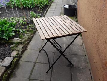 Table  de jardin pliante 60cm x60cm voir photo  