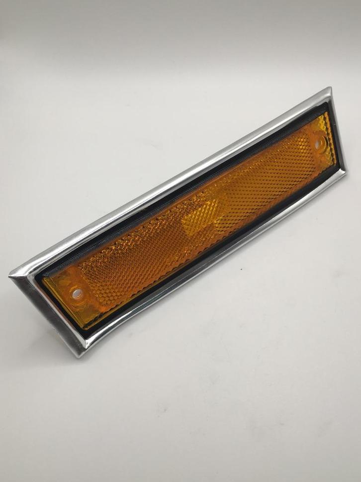 Te koop Knipperlicht zijkant rechts chroom (81+) chevrolet, Auto-onderdelen, Klein materiaal, Amerikaanse onderdelen, Oldtimer onderdelen