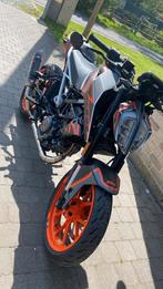 KTM duke 125cc bouwjaar mei 2022, Ophalen, Zo goed als nieuw