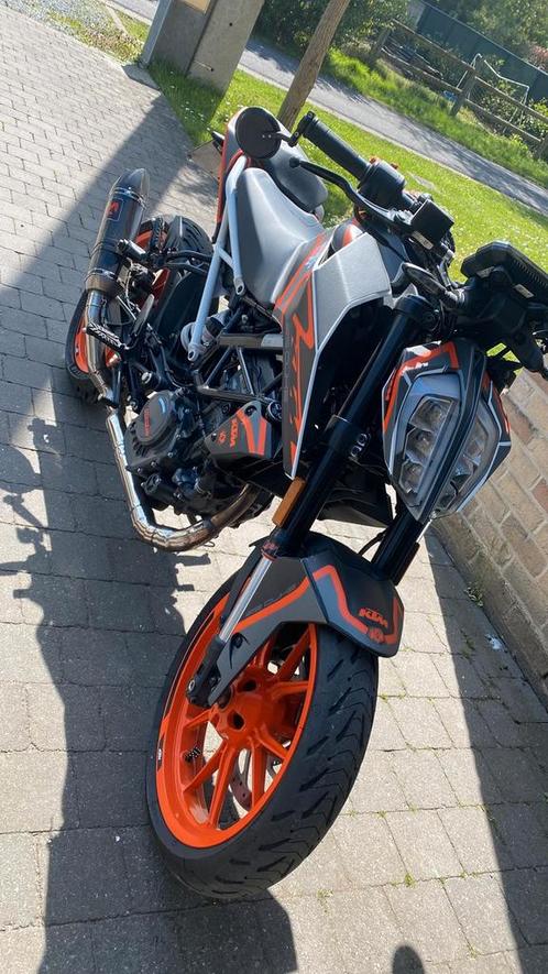 KTM duke 125cc bouwjaar mei 2022, Fietsen en Brommers, Brommers | Tuning en Styling, Zo goed als nieuw, Ophalen
