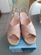 Schoenen maat 42 - extra breed - nieuw, Ophalen of Verzenden, Nieuw, Beige