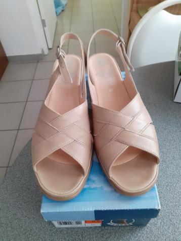 Schoenen maat 42 - extra breed - nieuw beschikbaar voor biedingen
