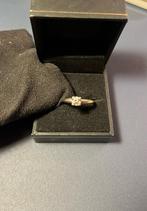 Vintage Verlovings ring, Goud, Met edelsteen, Ophalen of Verzenden, Dame