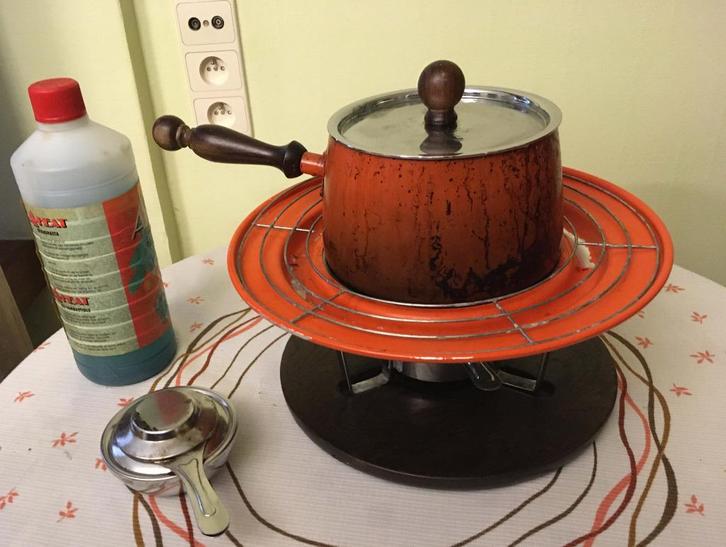 complete Fondue op houten plateau + aanmaakproduct, Antiek en Kunst, Curiosa en Brocante, Ophalen of Verzenden