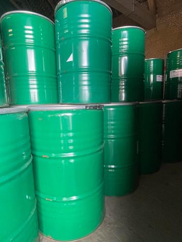 Metalen vat van 220 liter (deksel + omsnoering). 100% SCHOON beschikbaar voor biedingen