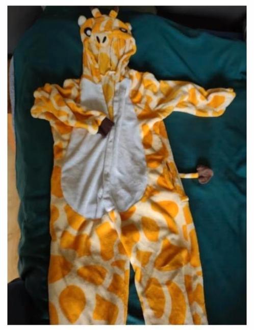 2 onesies: Giraf (164), Ringstaartmaki (s/m)., Kinderen en Baby's, Carnavalskleding en Verkleedspullen, Zo goed als nieuw, Ophalen of Verzenden