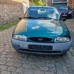 FORD FIESTA 1.3i klaar om 1200 euro te registreren CARPASS, Auto's, Stof, 4 cilinders, Particulier, Onderhoudsboekje