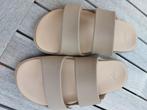 Badslippers adidas, Kleding | Dames, Schoenen, Slippers, Adidas, Beige, Ophalen of Verzenden