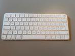 Apple Magic Keyboard met TouchID - AZERTY, Computers en Software, Azerty, Ophalen of Verzenden, Zo goed als nieuw, Draadloos