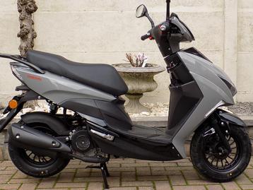 nieuwe TNT scooter DIXION 50cc klasse A 25km/uur  disponible aux enchères