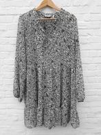 Kleedje van b.young met onderjurk maat 42, Kleding | Dames, Jurken, B.young, Ophalen of Verzenden, Nieuw, Maat 42/44 (L)