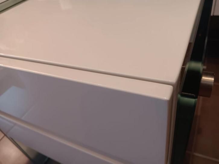 Chique moderne nachtkastjes in perfecte staat, Huis en Inrichting, Slaapkamer | Nachtkastjes, Ophalen