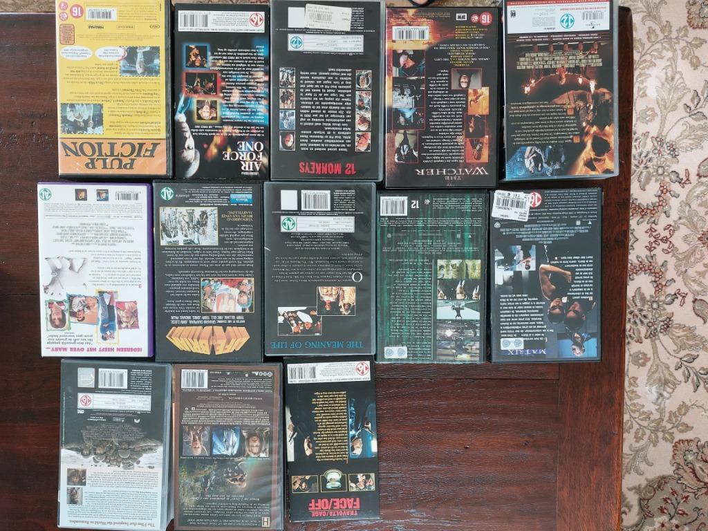 Lot VHS films  Matrix / Monty Python / LOTR / Saving private, Cd's en Dvd's, VHS | Film, Gebruikt, Ophalen of Verzenden