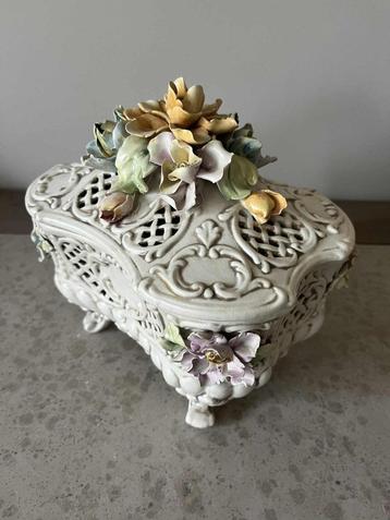 Italiaans Porselein - Bassano beschikbaar voor biedingen