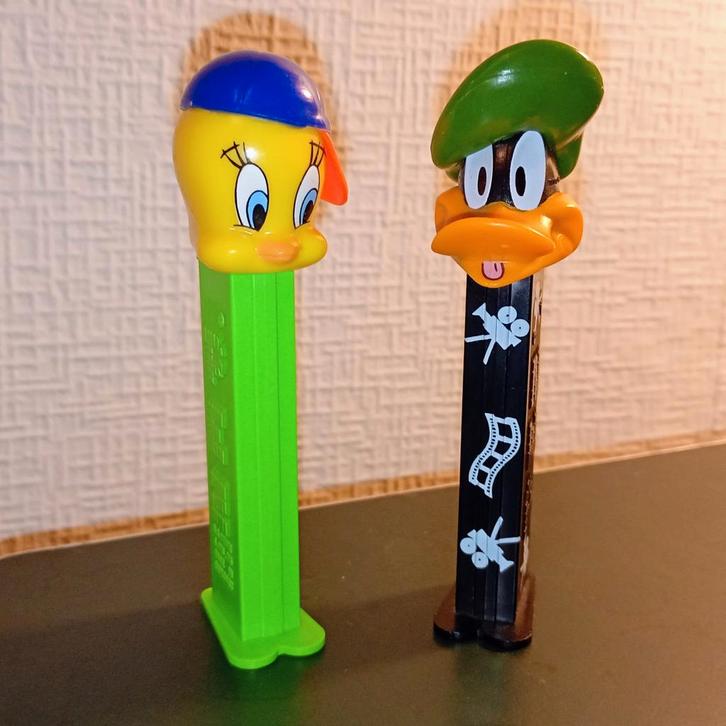 🎬🐰 Lot de 2 distributeurs PEZ – Looney Tunes (1998–2000), Collections, Jouets miniatures, Comme neuf, Enlèvement ou Envoi