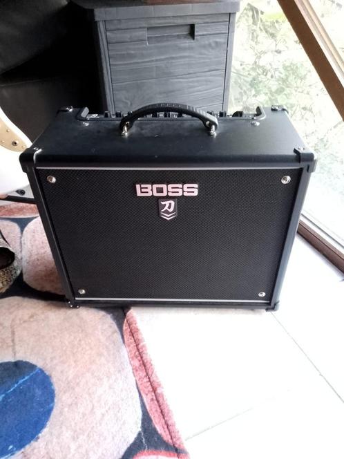 Boss Katana 50 MK1 (avec switch et housse), Muziek en Instrumenten, Versterkers | Bas en Gitaar, Zo goed als nieuw, Gitaar, 50 tot 100 watt