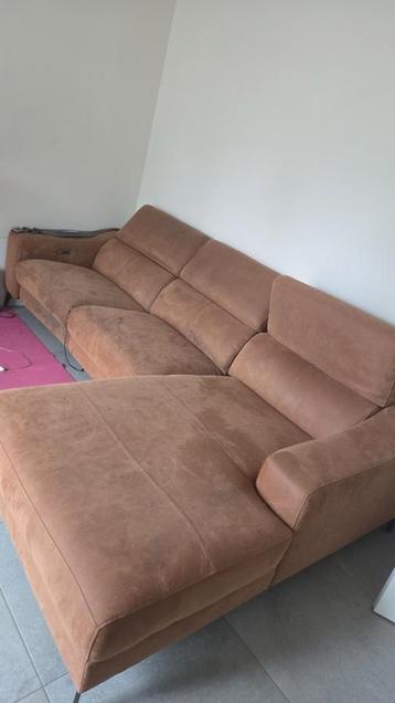 Hoeksalon met elektrisch relaxdeel te koop
Comfortabele hoek beschikbaar voor biedingen