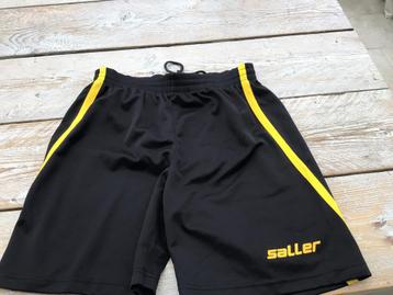 Saller voetbalshort Maat s beschikbaar voor biedingen
