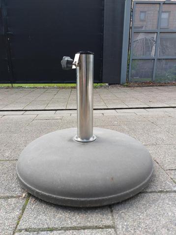 Parasolvoet beschikbaar voor biedingen