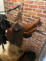 Butet springzadel 17,5 inch, Dieren en Toebehoren, Paarden en Pony's | Zadels, Ophalen, Zo goed als nieuw