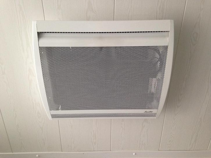 electrische radiator 750 W (5 stuks te koop voor 75 €), Doe-het-zelf en Bouw, Verwarming en Radiatoren, Gebruikt, Radiator, 500 tot 800 watt