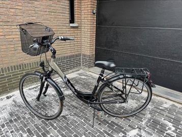 Damesfiets beschikbaar voor biedingen