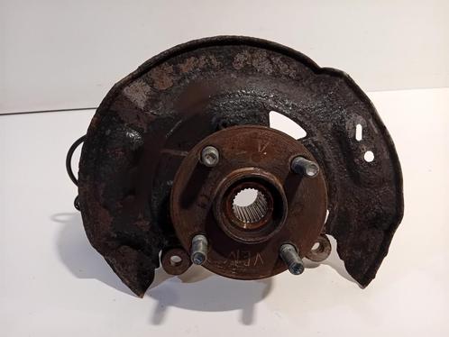 WIELNAAF LINKS VOOR Toyota Yaris II (P9) (01-2005/12-2014), Auto-onderdelen, Remmen en Aandrijving, Toyota, Gebruikt