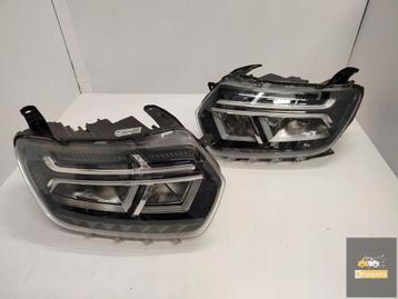 Feu LED Dacia Duster II Lift Silver droit gauche, Utilisé, Dacia